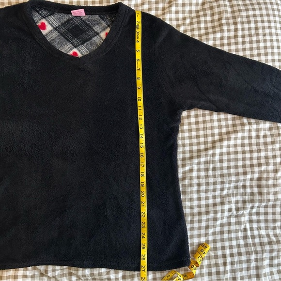 Cozy Valentine’s Day Fleece Pajama Set - Size XL - Picture 4 of 15